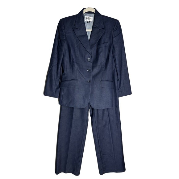 Kasper Pant Suit Piece Set Size 8P Beautiful Navy Pinstripe